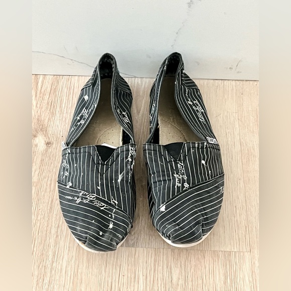 TOMS - Picture 8 of 12